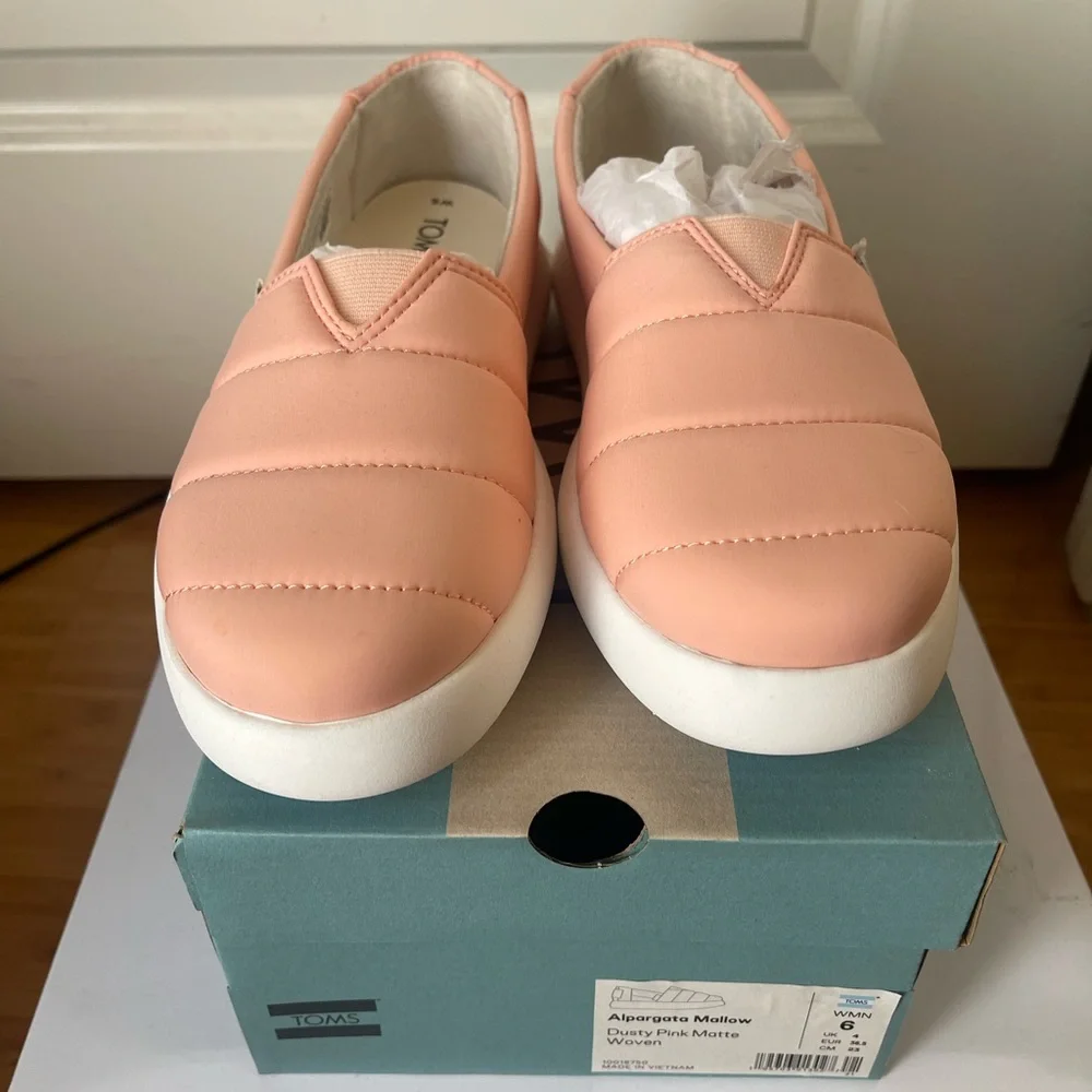 Brand New women’s TOMS Pink
